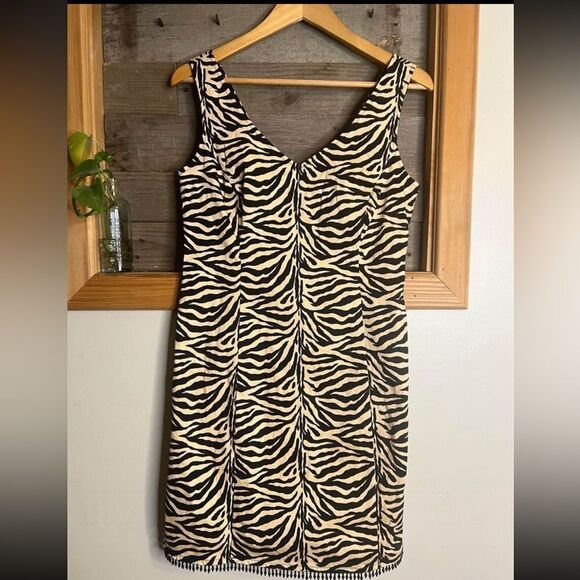Robbie Bee Dress - Picture 1 of 4